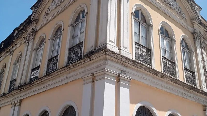 Xis gaúcho: o lanche prensado e farto de Porto Alegre