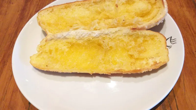 Pão na chapa: o café da manhã clássico das padarias de SP
