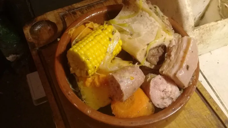 Puchero em Mato Grosso do Sul: o cozido espanhol da mesa de fronteira