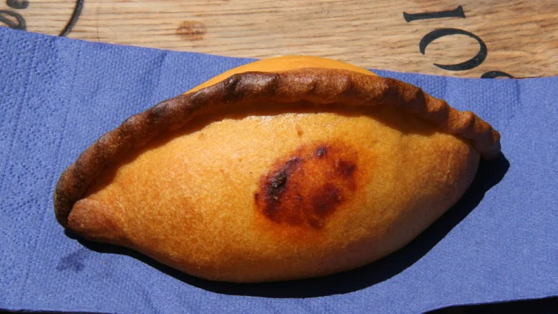 Saltenha em Rondônia: a empanada da fronteira com a Bolívia