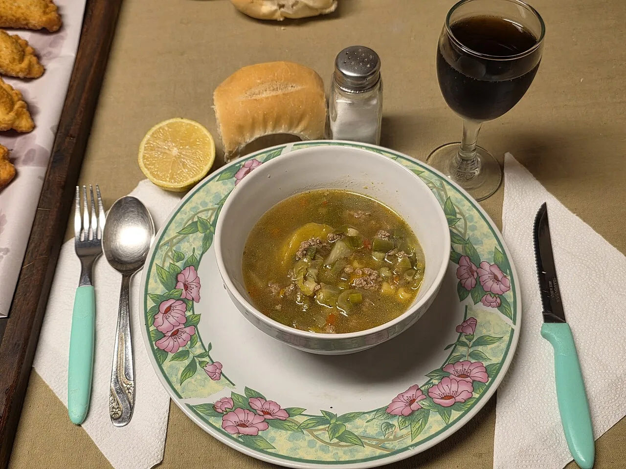 Sôo josu py: o caldo paraguaio de carne moída na mesa de MS