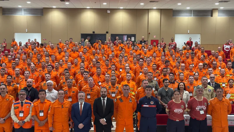 Bombeiros do DF, de Goiás, Mato Grosso e Mato Grosso do Sul participam de jornada de resposta a desastres em Brasília