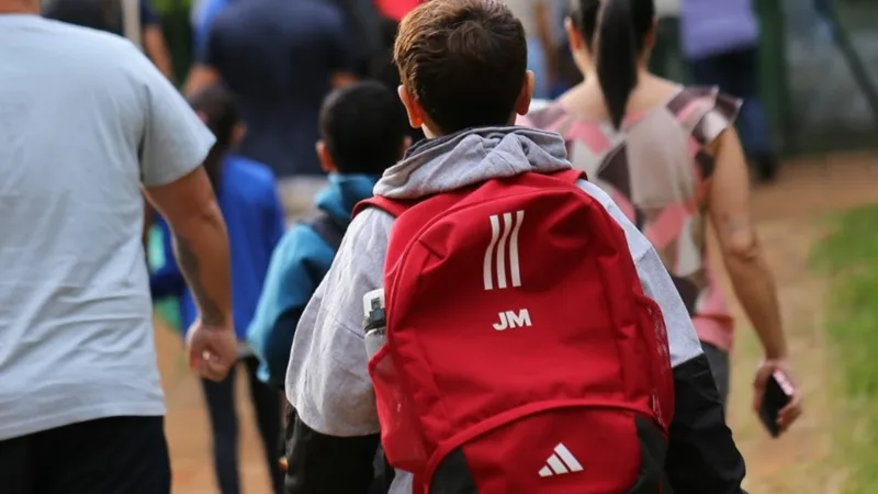 Escola no Itapoã recebe mutirão gratuito de emissão de identidade e encaminhamento de DNA