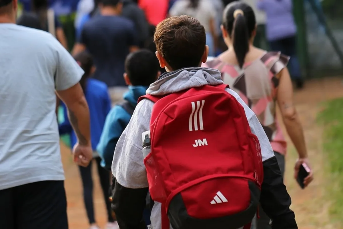 Escola no Itapoã recebe mutirão gratuito de emissão de identidade e encaminhamento de DNA