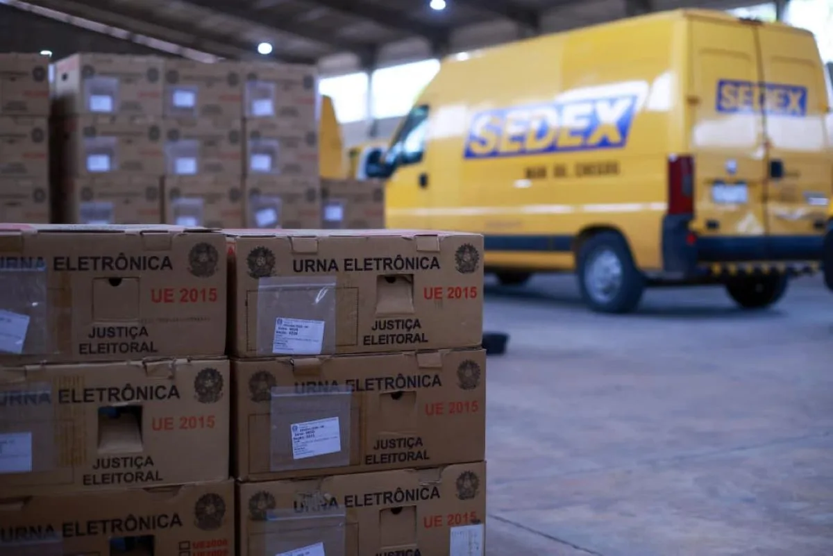 TRE-DF começa a distribuir 4.180 urnas eletrônicas para o primeiro turno