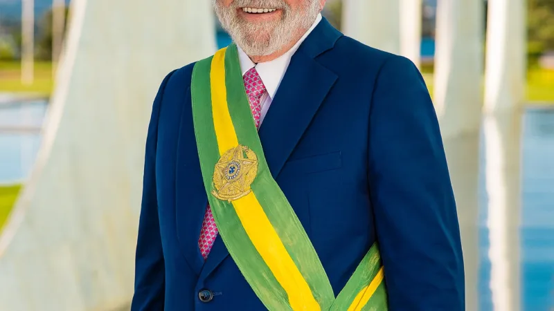 Lula é reeleito presidente do Brasil e conquista o quarto mandato após virada histórica sobre Flávio Bolsonaro