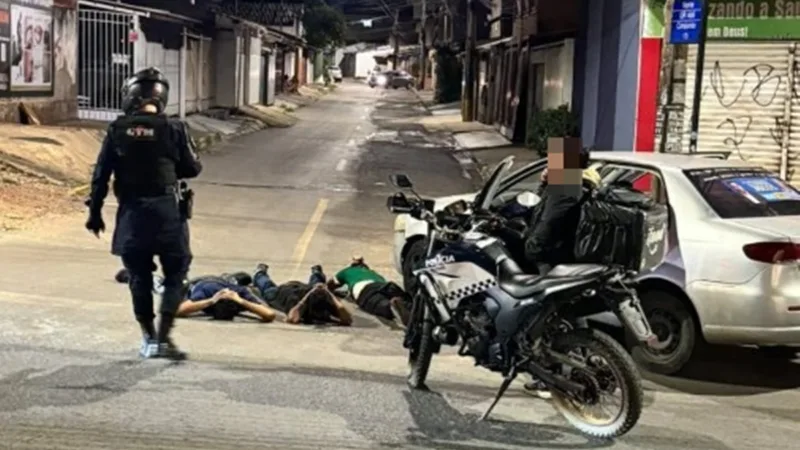 PM de folga flagra roubo a entregadora de aplicativo em Samambaia e prende três suspeitos