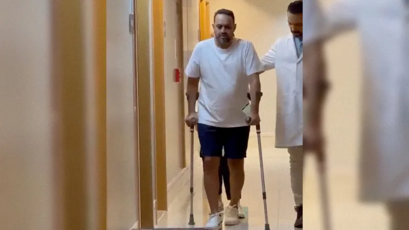 Brasiliense atingido por onda em Pernambuco dá os primeiros passos após perder movimentos