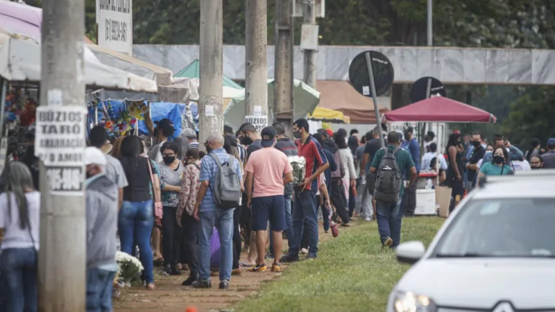 Finados: GDF abre seleção de 10 ambulantes para vender alimentos no Campo da Esperança