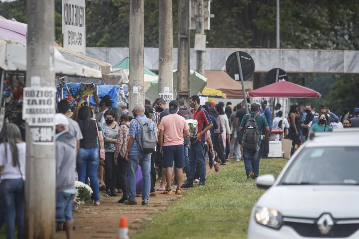 Finados: GDF abre seleção de 10 ambulantes para vender alimentos no Campo da Esperança