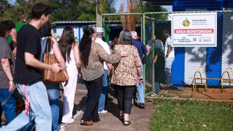 Eleitores do DF chegam cedo aos locais de votação no 2º turno