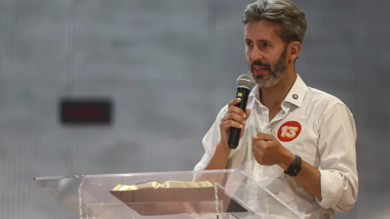 Grass propõe formação gratuita para jovens e transformar o DF em polo de tecnologia