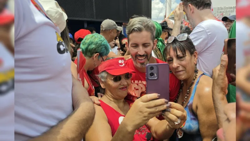 “O povo tá na rua defendendo direitos”, diz Grass em ato pró-Lula no DF