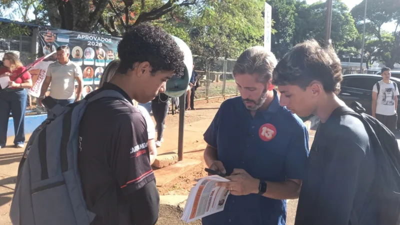 Leandro Grass diz que quer cuidar da formação dos jovens nas escolas públicas do DF