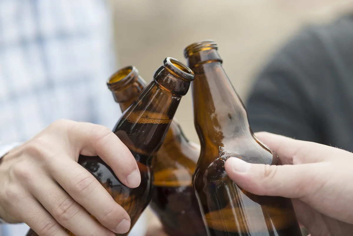 Pode beber e votar no 2º turno? Veja o que vale no DF
