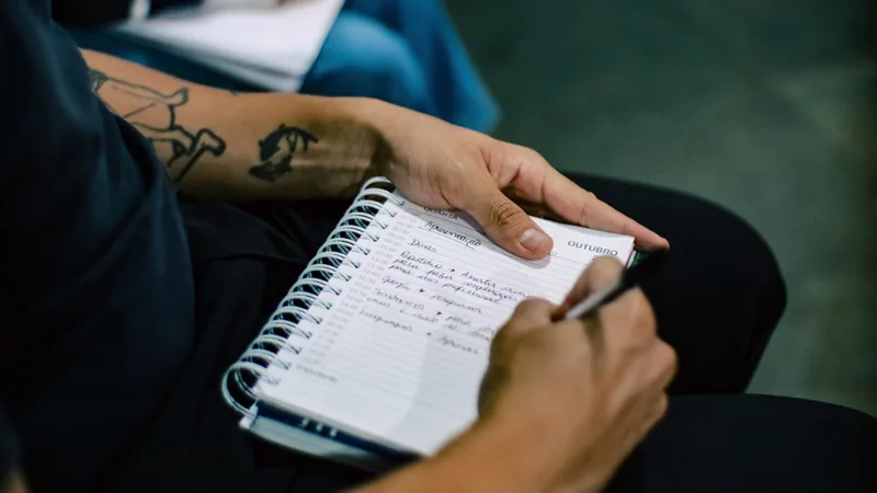 Cursos gratuitos de Libras e audiodescrição têm inscrições abertas até 6 de novembro