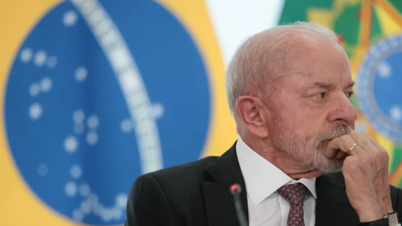 Mendonça manda campanha de Lula suspender impulsionamento de posts contra Flávio