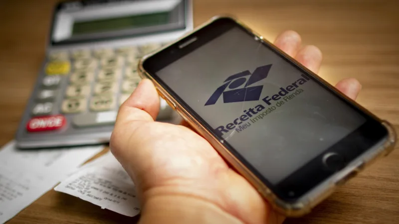 Receita envia cartas a quase 10 mil contribuintes do DF retidos na malha fina do IR 2026