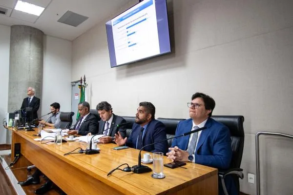 Técnicos apresentam à CEOF o andamento das metas fiscais do GDF até agosto
