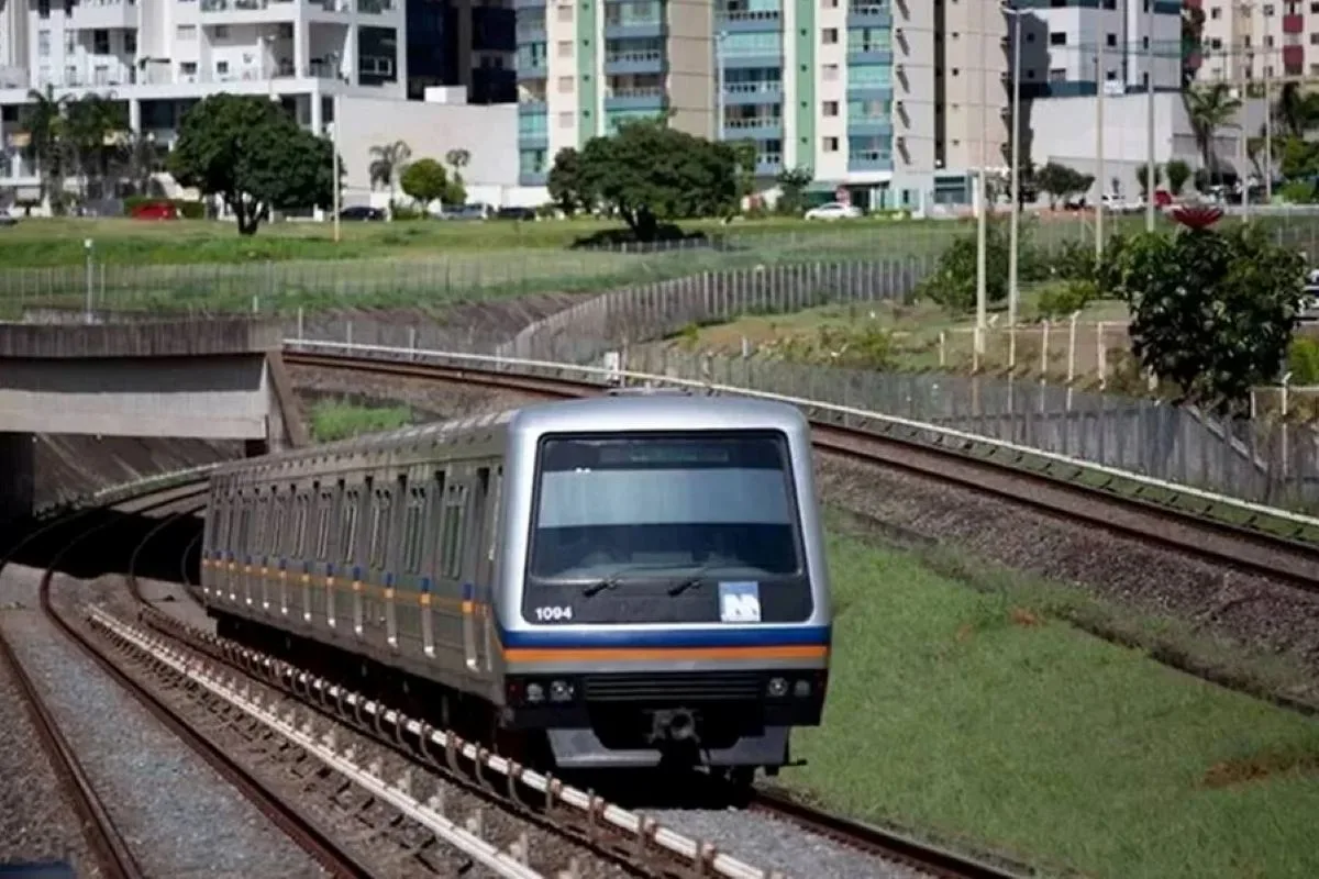 Metrô-DF evacua trem após falha na estação de Águas Claras