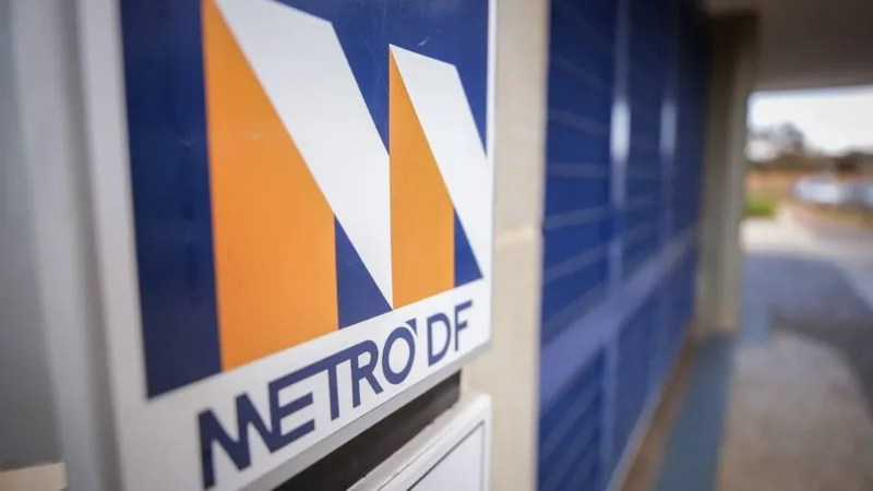 Esquerda x direita: manifestações no mesmo horário acendem alerta no Metrô do DF