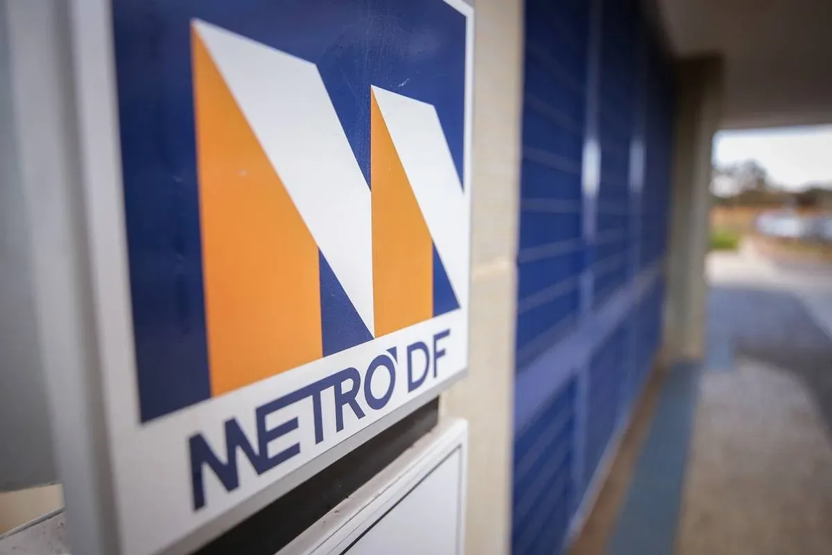 Esquerda x direita: manifestações no mesmo horário acendem alerta no Metrô do DF