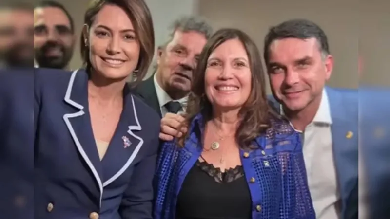 Flávio Bolsonaro, Michelle e Bia Kicis convocam ato em Brasília em homenagem a Bolsonaro