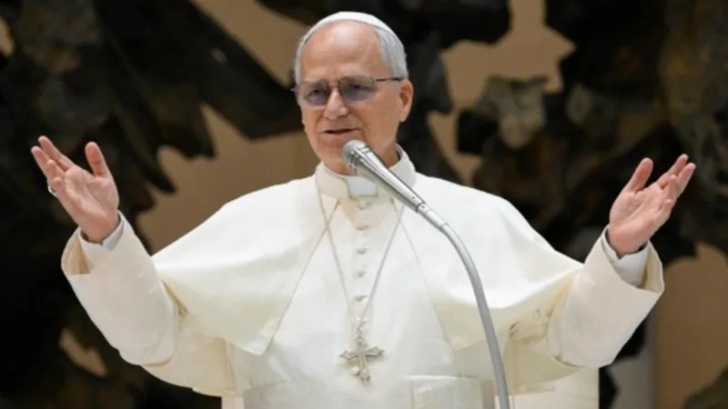 Papa Leão XIV anuncia cirurgia para retirar nódulo no pulmão; CNBB pede orações