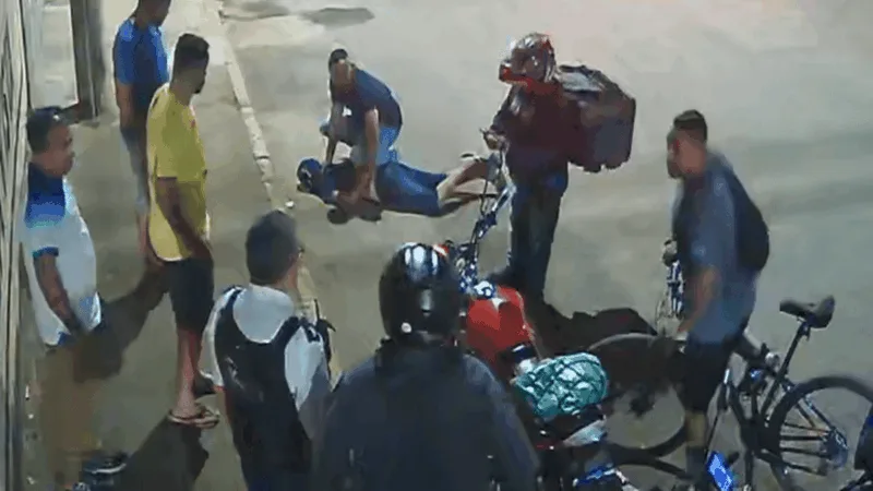 Vigilante do Metrô-DF ajuda dono a recuperar carro roubado em estação de Samambaia