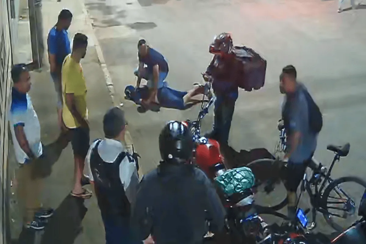 Vigilante do Metrô-DF ajuda dono a recuperar carro roubado em estação de Samambaia