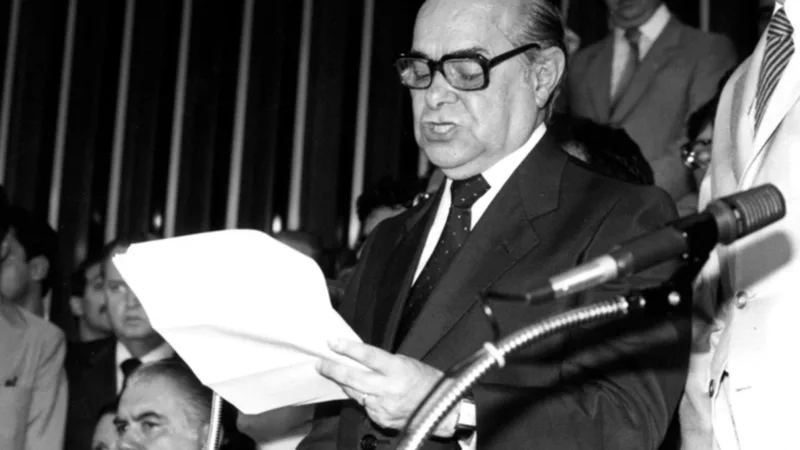 Justiça Federal libera documentos sigilosos sobre a morte de Tancredo Neves