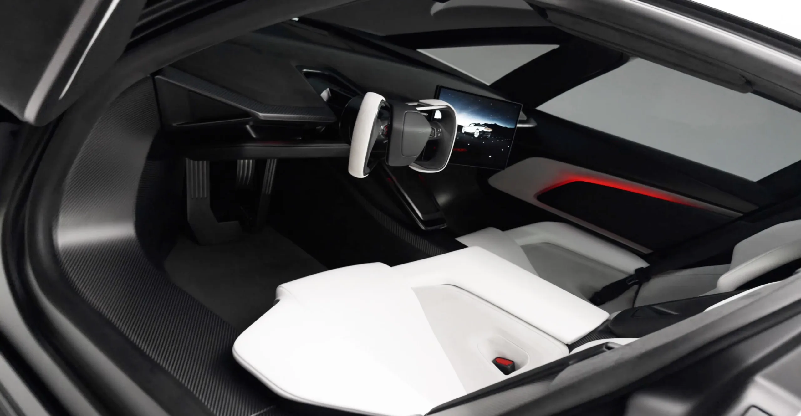 Interior do Tesla Roadster com volante yoke, tela central e bancos brancos