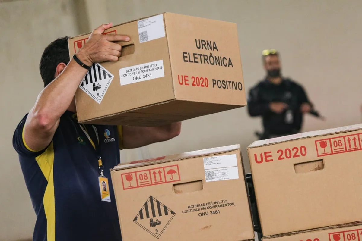TRE-DF começa a distribuir 6.961 urnas para o 2º turno das eleições