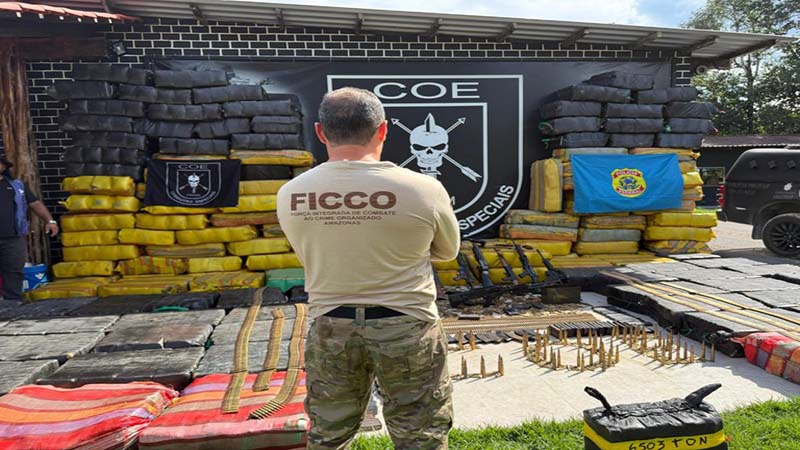 FICCO/AM apreende mais de 6 toneladas de entorpecentes transportados em lancha usada por facção criminosa na Amazônia
